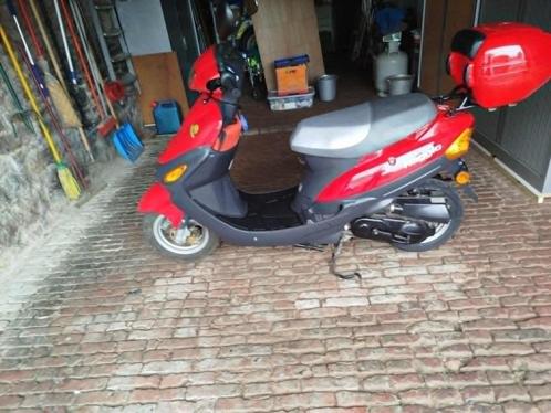 Scooter 49.9cc, Fietsen en Brommers, Scooters | Overige merken, Zo goed als nieuw, Klasse B (45 km/u), Benzine, Ophalen