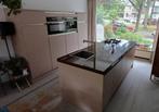 Moderne keuken met kookeiland, Huis en Inrichting, Ophalen, Gebruikt, Composiet, Met kookeiland