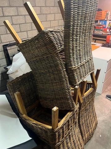 Stoelen beschikbaar voor biedingen