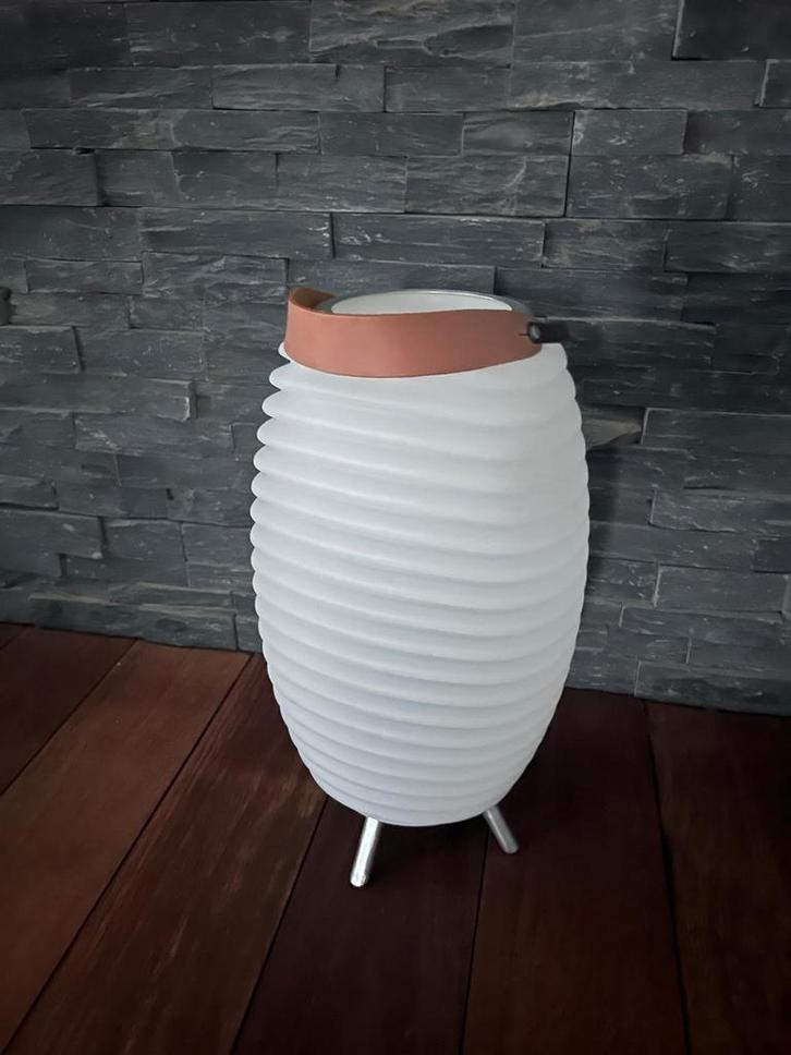 Lampe Koduu Synergie 35 - cave à vin - haut-parleur, Maison & Meubles, Lampes | Lampadaires, Comme neuf, Moins de 100 cm, Synthétique