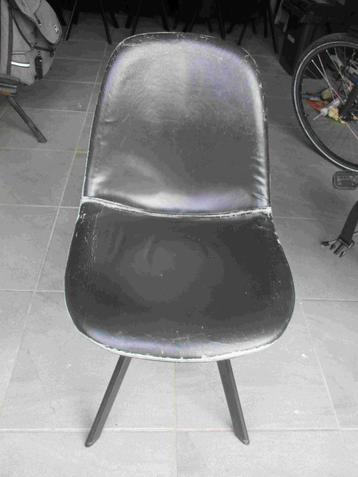 stoelen 60 stuks  beschikbaar voor biedingen