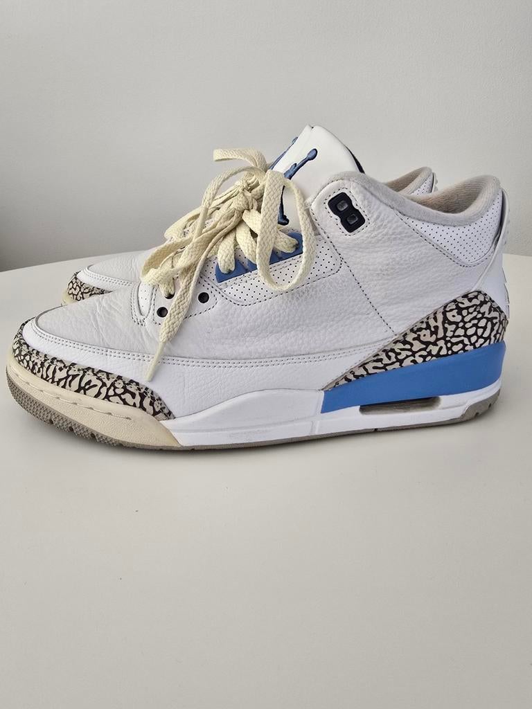 Nike air Jordan Retro Unc 43, Vêtements | Hommes, Chaussures, Nike air jordan, Porté, Bleu, Baskets