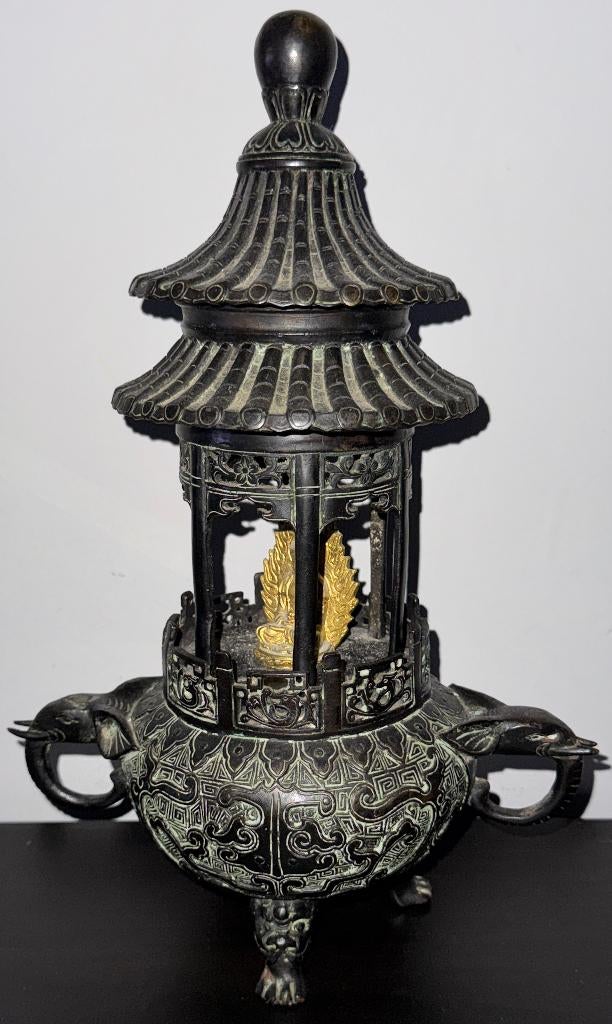 Brûleur d'encens Pagode et Bouddha en Bronze - Chine 1950, Antiquités & Art, Enlèvement ou Envoi