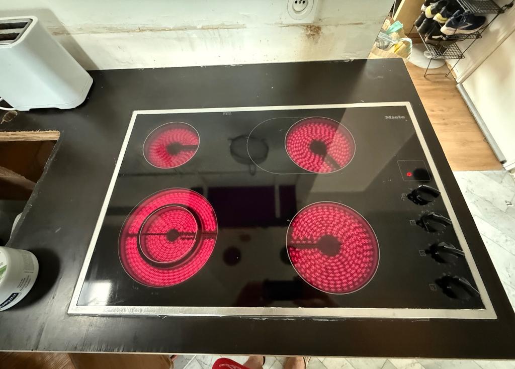 Plaque cuisson vitrocéramique Miele KM 523 – 4 zones, Electroménager, Tables de cuisson, Utilisé, Encastré, 4 zones de cuisson