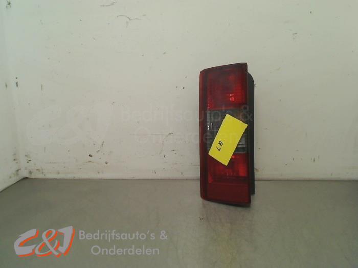 Feu arrière gauche d'un Opel Combo, Autos : Pièces & Accessoires, Éclairage, Opel, Utilisé, 3 mois de garantie, Enlèvement ou Envoi