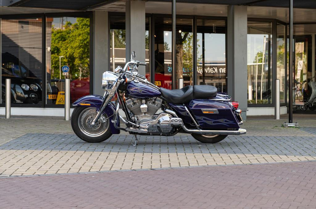 Harley-Davidson ROAD KING CVO SCREAMING EAGLE FLHRSEI, Motos, Motos | Harley-Davidson, Entreprise, Plus de 35 kW, 1545 cm³, Autre
