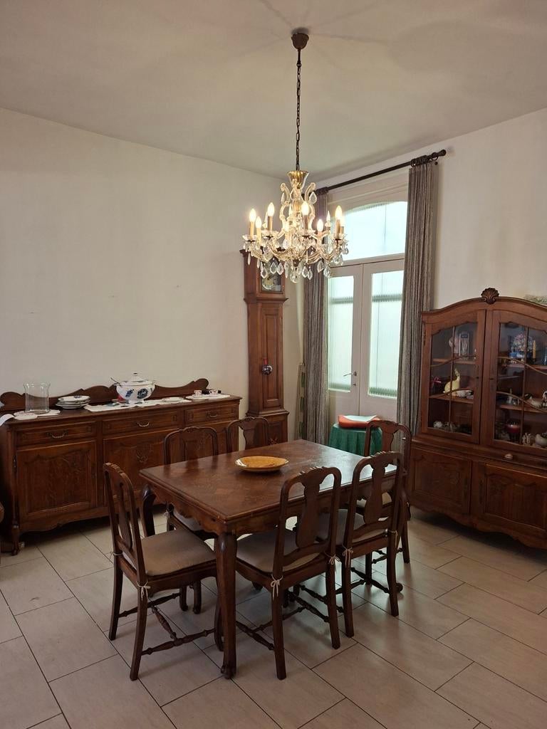 Meubles salle à manger ce trouve sur La Louviere, Maison & Meubles, Enlèvement