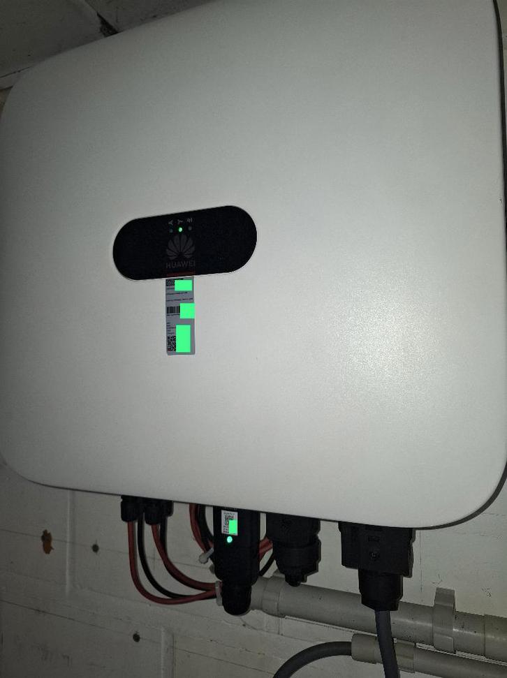 Huawei omvormer zonnepanelen, Bricolage & Construction, Panneaux solaires & Accessoires, Comme neuf, Autres types, 200 watts-crêtes ou plus