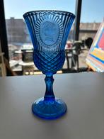 Tasse vintage en verre bleu en parfait état., Enlèvement