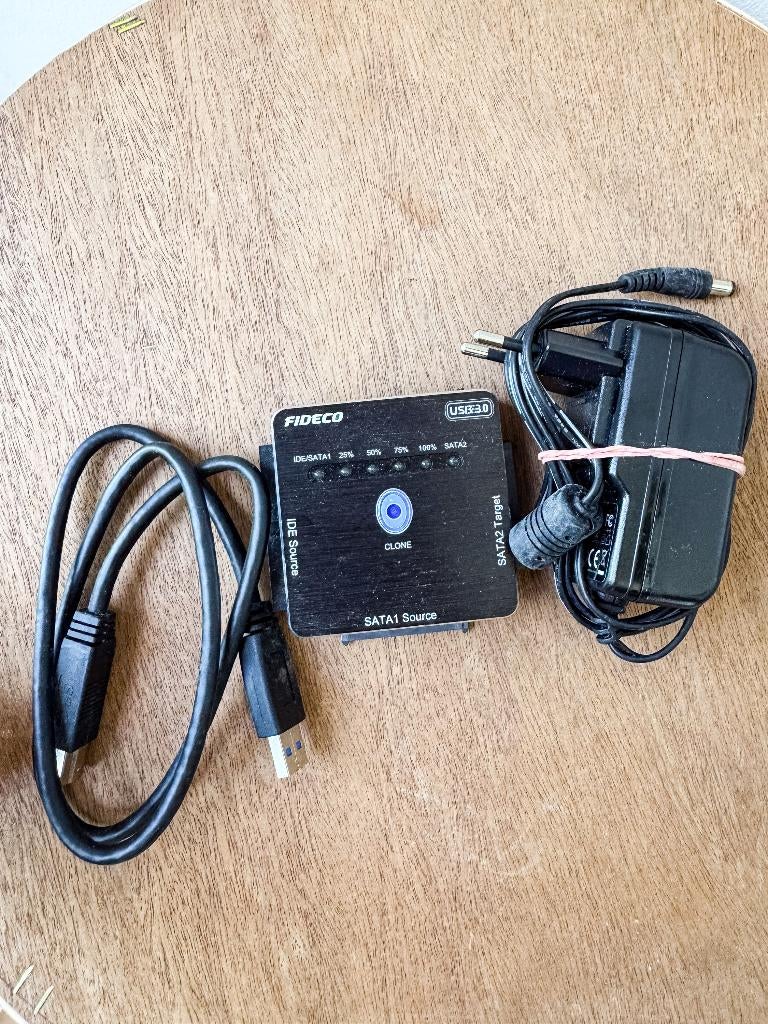 Fideco HDD to USB3 hub (2 schijven tegelijkertijd), Computers en Software, Harde schijven, Zo goed als nieuw, Laptop, SSD, SATA