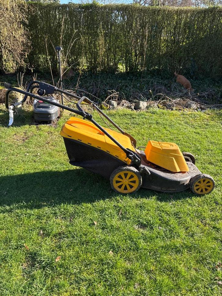 Grasmaaier Stiga met Mulch-functie, Tuin en Terras, Grasmaaiers, Gebruikt, Elektrische grasmaaier, 40 t/m 49 cm, Mulchfunctie