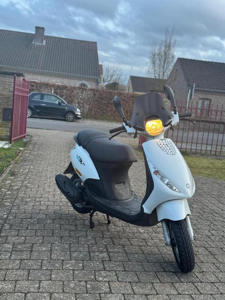 Paggio zip 4t 50cc, Fietsen en Brommers, Scooters | Piaggio, Zo goed als nieuw, Zip, Ophalen