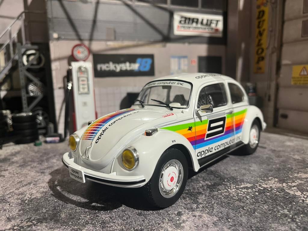 1:18 Volkswagen Beetle - nieuw in de doos, Hobby en Vrije tijd, Modelauto's | 1:18, Ophalen of Verzenden, Zo goed als nieuw, Auto