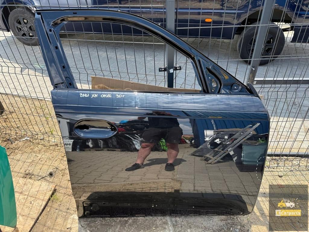 BMW XM G09 porte avant droite, Petuelring 130
80788  Munich, DE, Info@bmw.de, Utilisé, Porte