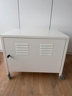 Wit, metalen kast van Ikea, Huis en Inrichting, Ophalen, Zo goed als nieuw