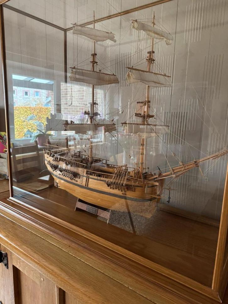 Endeavour, Hobby en Vrije tijd, Modelbouw | Boten en Schepen, Zo goed als nieuw, Ophalen