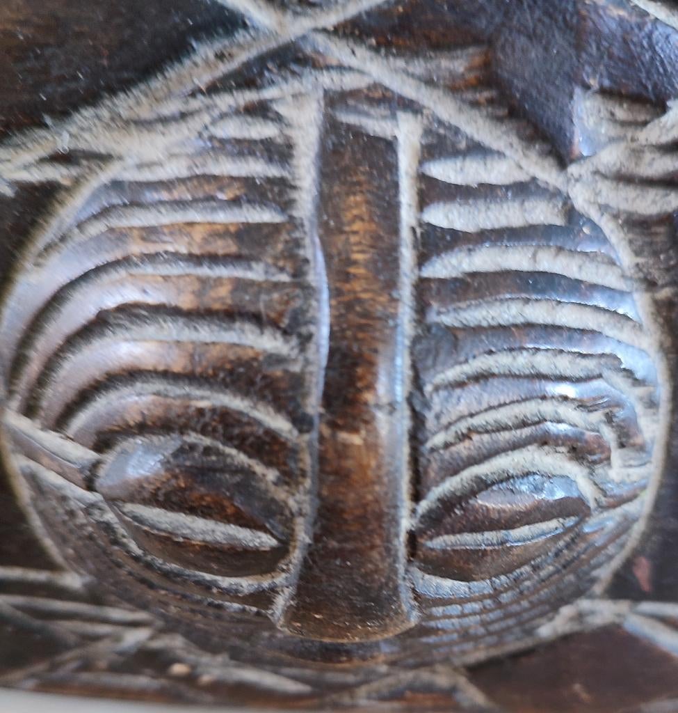 Luba DRC (Congo) zeldzaam handgesneden kistje, dekseldoosje, Ophalen of Verzenden