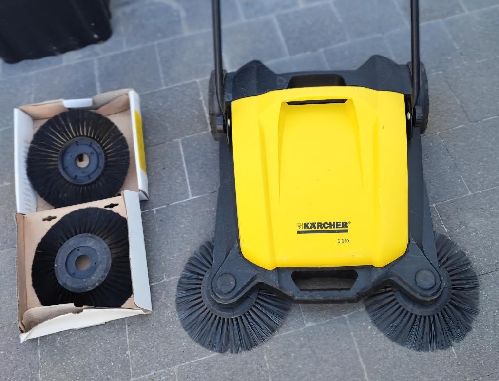 KARCHER S 650 HANDVEEGMACHINE VEEGBORSTEL VEEGMACHINE, Tuin en Terras, Veegmachines, Ophalen, Zo goed als nieuw, KARCHER
