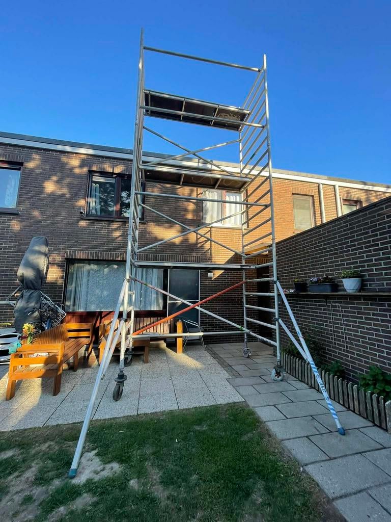 Stelling van aluminium altrex, Doe-het-zelf en Bouw, Ophalen, Zo goed als nieuw