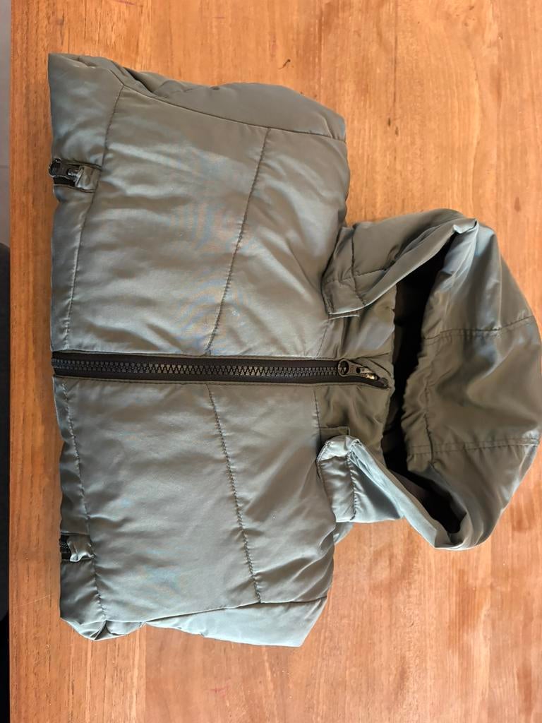 Veste capuche . Kaki. 6 ans, Kinderen en Baby's, Kinderkleding | Maat 152, Ophalen of Verzenden, Zo goed als nieuw, Jongen, Trui of Vest
