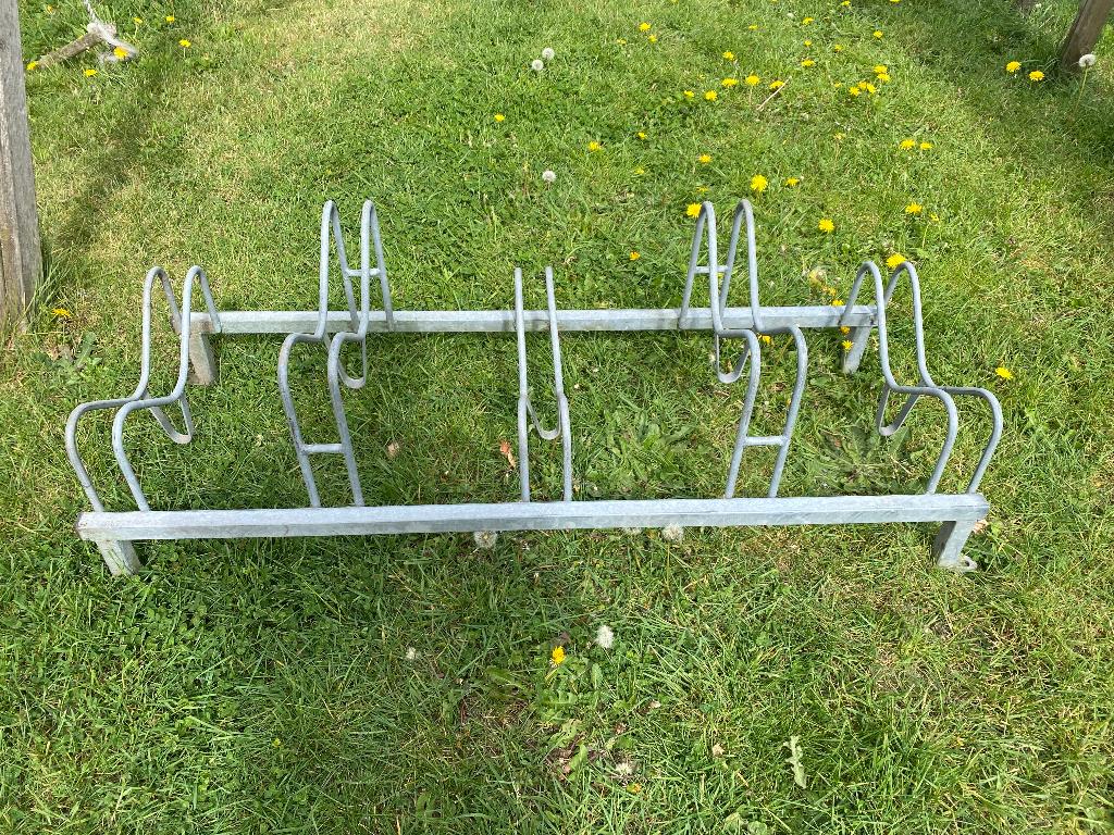 Fietsenrek 5 fietsen, Ophalen, Zo goed als nieuw