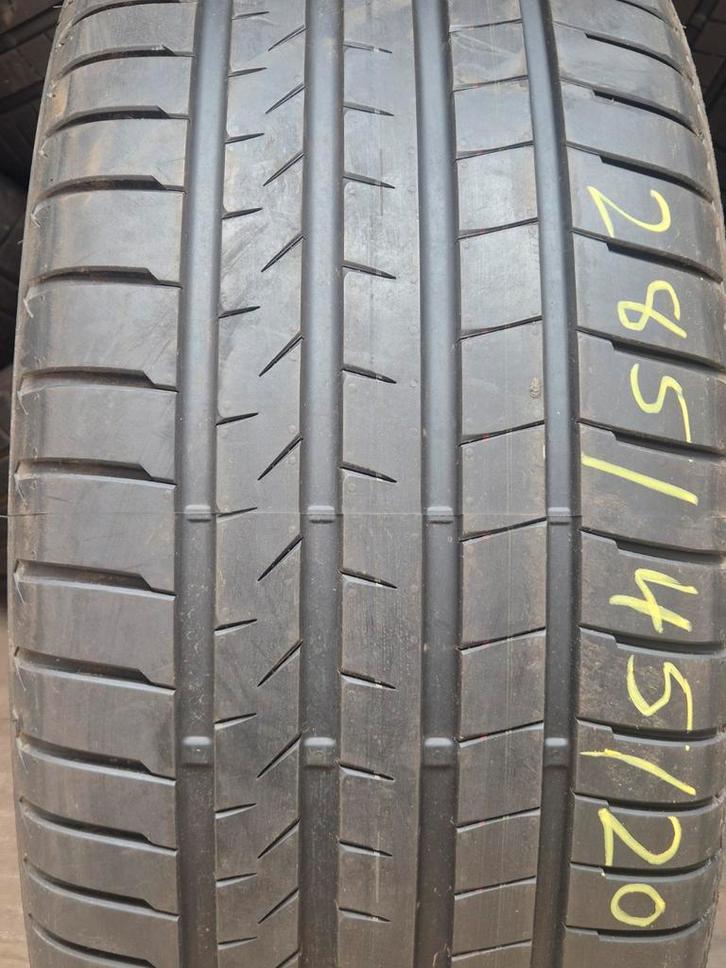 285/45/20 Zo goed als nieuw, Auto-onderdelen, Besturing, Ophalen