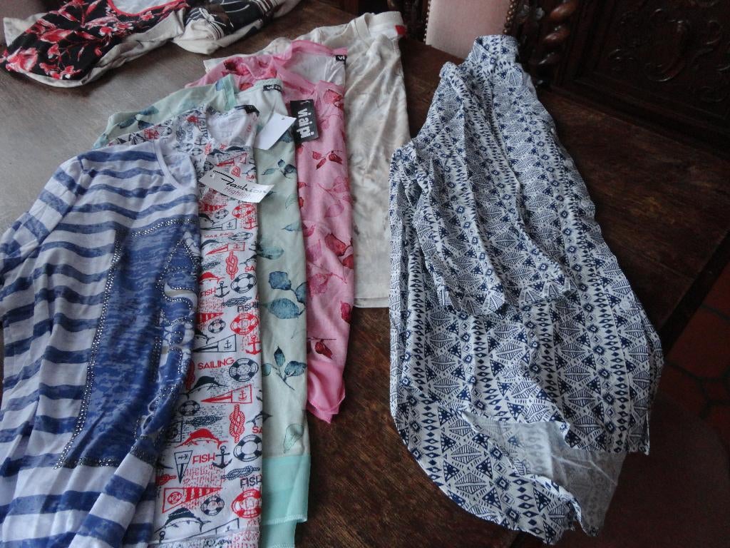 Nieuwe T-Shirts maat small, Kleding | Dames, T-shirts, Overige kleuren, Nieuw, Ophalen of Verzenden, Korte mouw