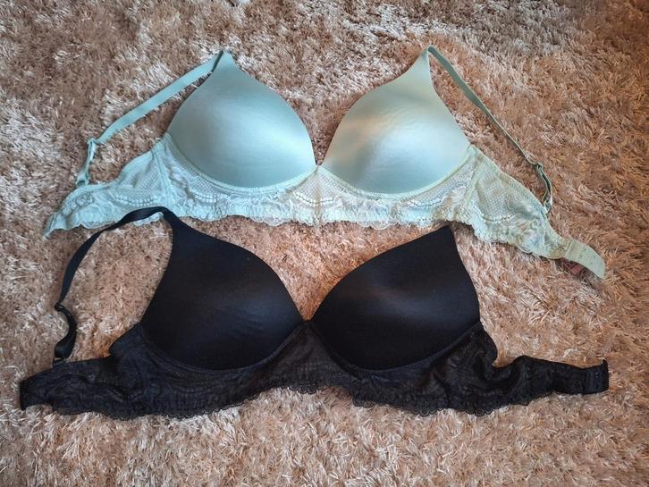 voorgevormde bh zonder beugel van Hunkemöller 80 D, Kleding | Dames, Ondergoed en Lingerie, BH, Zwart, Ophalen of Verzenden