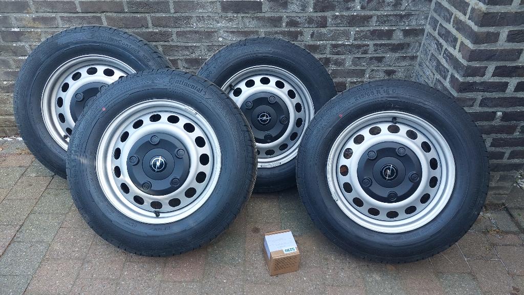 Nieuwe Opel Vivaro autobanden op velg, Neuf, Pneus et Jantes, 215 mm, 16 pouces