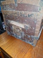 Ancienne boîte en bois avec bords en métal marron, Maison & Meubles, Accessoires pour la Maison | Coffres, Enlèvement