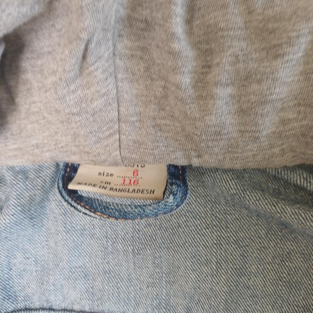 Veste jeans 6 ans, Enfants & Bébés, Vêtements enfant | Taille 164, Enlèvement ou Envoi