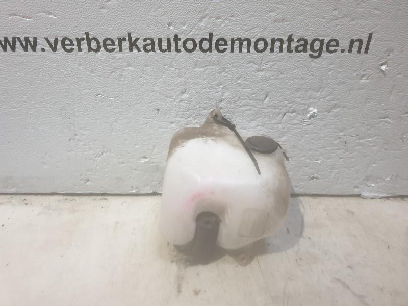 RUITENSPROEIERRESERVOIR Ford Sierra I (83bg-17618-aa7ba), Gebruikt, Ford