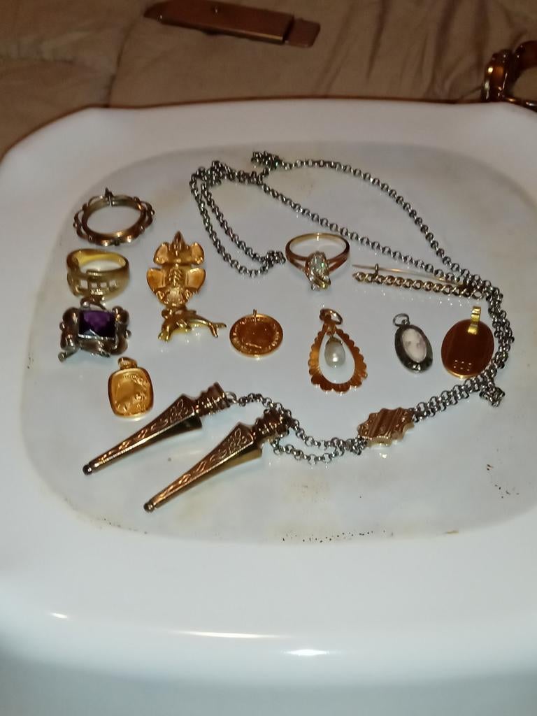 Partij sieraden goud particulier verkoop, Handtassen en Accessoires, Kettinghangers, Verzenden, Goud, Goud