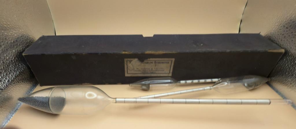 Oude glazen meetinstrumenten, Ophalen