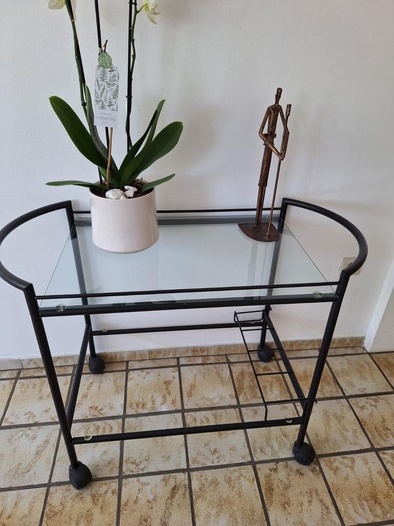 Glazen roltafeltje, Ophalen