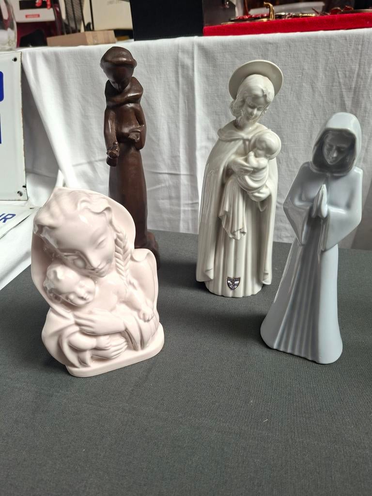 Lots de statuettes TECO LIÈGE Bois de Breux, Enlèvement