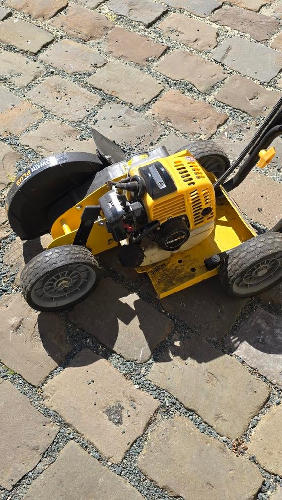 Graskantsnijder powerplus POWXG30010 OP BENZINE, Tuin en Terras, Grasmaaiers, Ophalen
