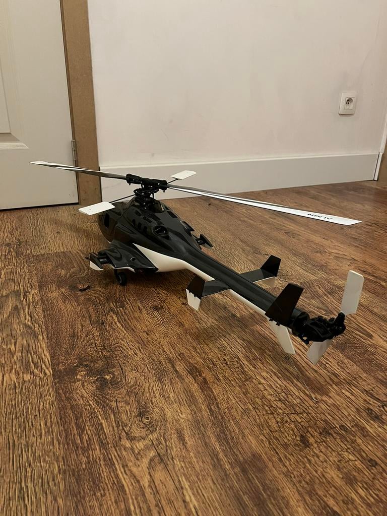 Airwolf 450 met thundertiger mini titan, Ophalen of Verzenden, Zo goed als nieuw