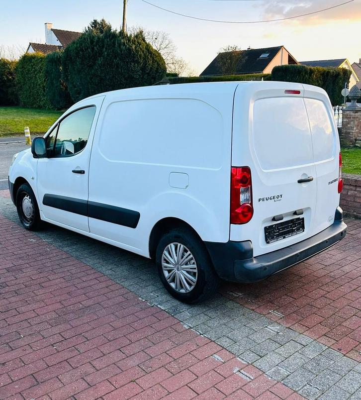 Peugeot partner 1.6hdi  prête a immatriculer Garantie 1 ans, Autos, Peugeot, Particulier, Partner, Diesel, Enlèvement
