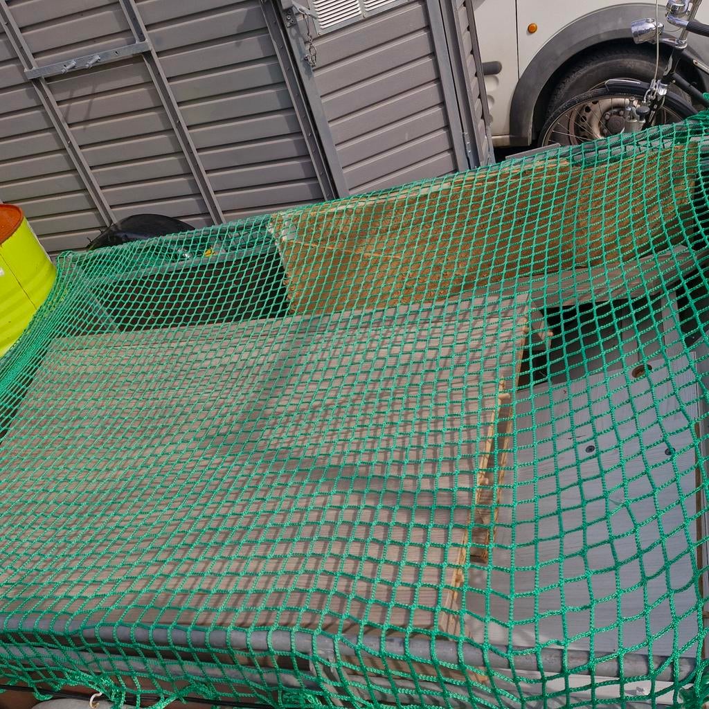 Remork vol met gratis hout., Enlèvement