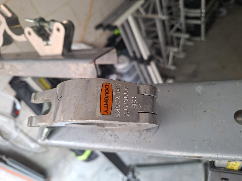 te koop truss adapter van het merk douchty, Ophalen, Gebruikt