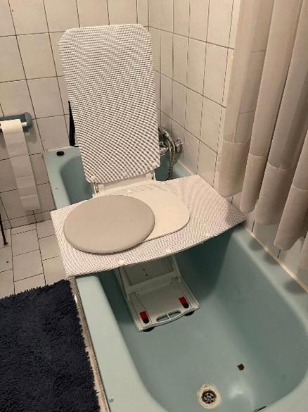 Nouvel élévateur de bain Aquatec Orca + Aquatec trans, Divers, Matériel Infirmier, Neuf, Enlèvement