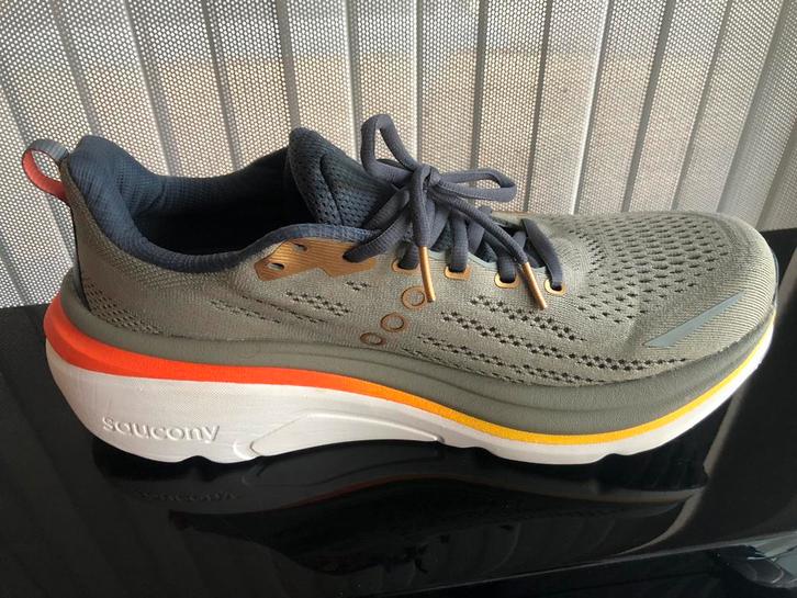 Saucony hurricane 25,maat 46, voor lopers met maat 44, Sport en Fitness, Loopsport en Atletiek, Zo goed als nieuw, Saucony, Ophalen