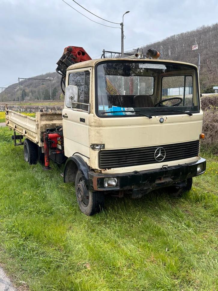 Mercedes 809 LP met palfinger-kraan, Auto's, Vrachtwagens, Particulier, Mercedes-Benz, Diesel, Overige bekleding