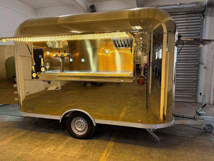 Airstream foodtruck, Articles professionnels, Stock & Retail | Voitures, Enlèvement