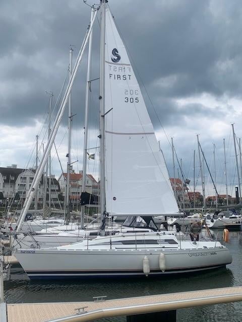 Beneteau First 305, Watersport en Boten, Kajuitzeilboten en Zeiljachten, Gebruikt, Tourjacht of Cruiser, Polyester, 9 tot 12 meter