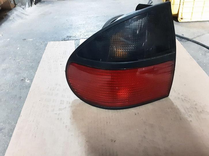 FEU ARRIÈRE GAUCHE Renault Laguna I (B56) (01-1993/03-2001), Autos : Pièces & Accessoires, Éclairage, Renault, Utilisé
