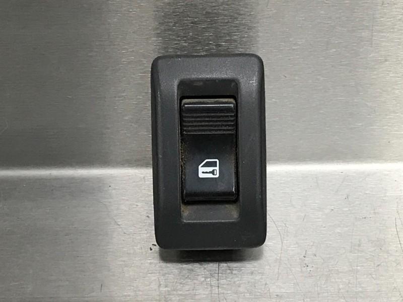 COMMUTATEUR DE VEROUILLAGE CENTRALISEE Toyota HiAce II, Utilisé, Toyota