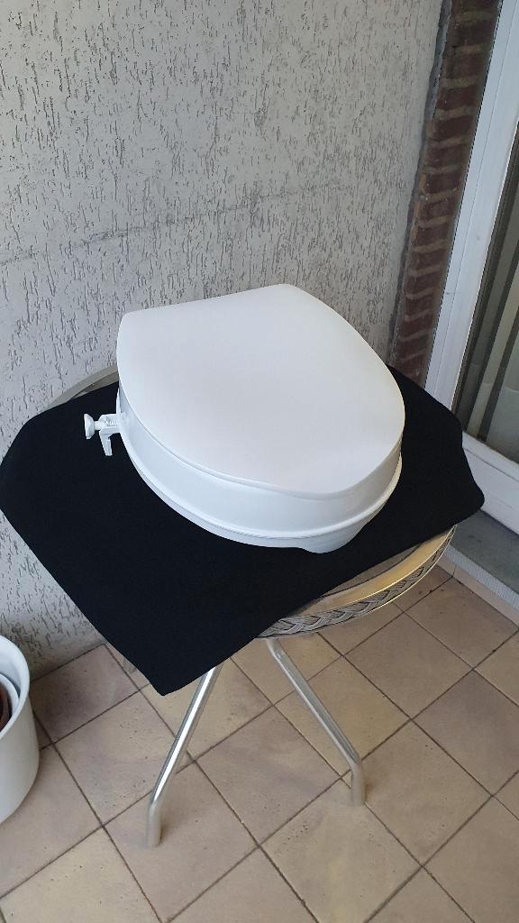 Siège de toilette avec couvercle., Divers, Matériel Infirmier, Comme neuf, Enlèvement