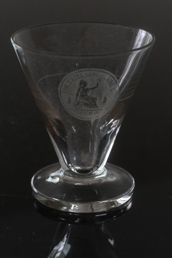 Gezuurd glas The Excelsior Wine Company, Ophalen, Gebruikt